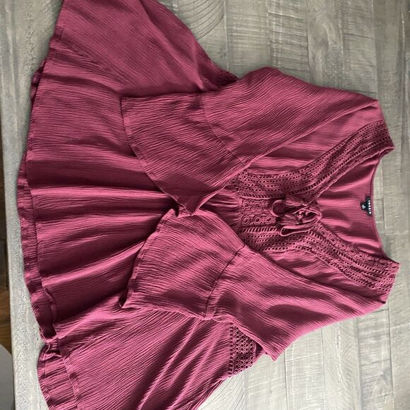 Torrid  Flowy Top, 3/4 sleeve with lace detail Maroon Size 2 - Picture 9 of 16
